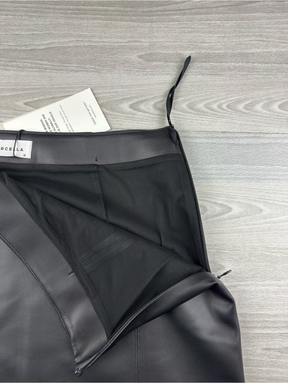 Marcella NYC Ellwood Mini Skirt Stretchy Vegan Leather Size Medium - Picture 9 of 15